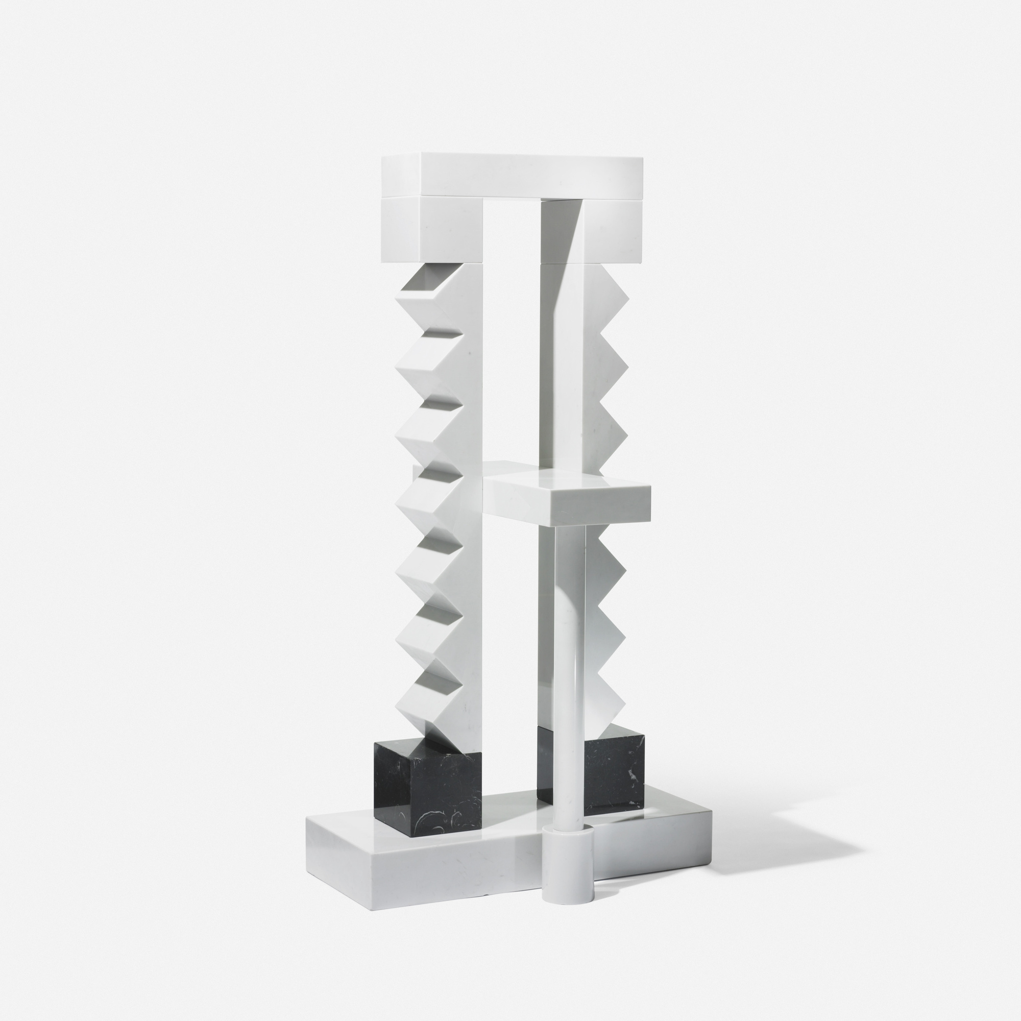 Pedestal Perlione, 1987